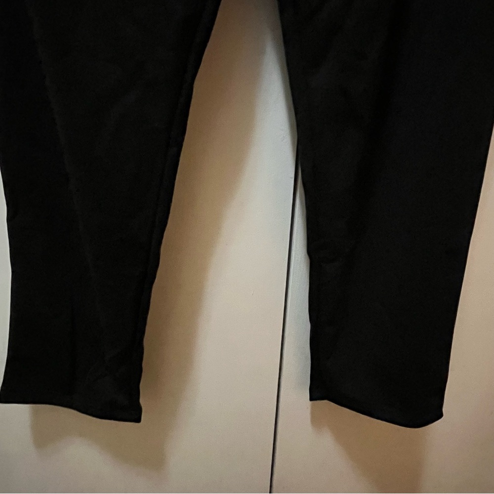 Chic Black Off-Shoulder Jumpsuit with Ruffle Detail - Picture 4 of 10